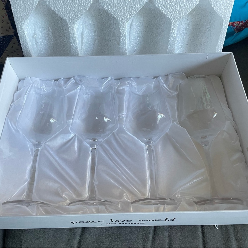 Peace Love World Clear Wine Glass Set